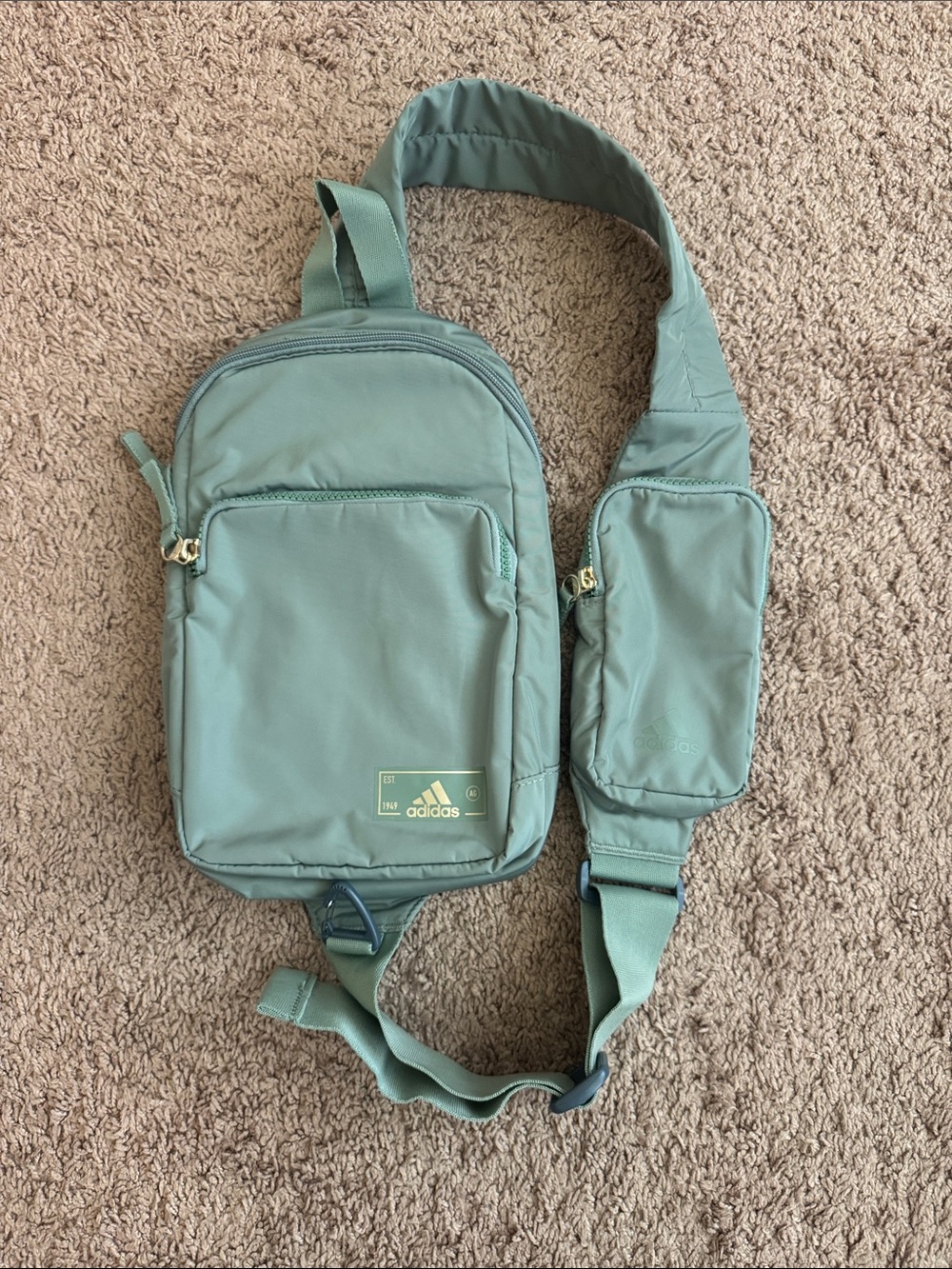 LIKE NEW! ADIDAS ESSENTIALS SLING CROSSBODY BAG